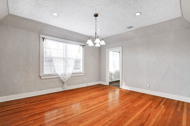 Building Photo - 527 Fulton Ave