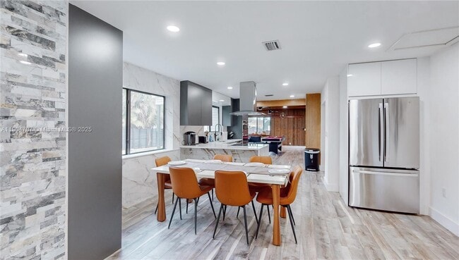 Building Photo - 2525 Garfield St