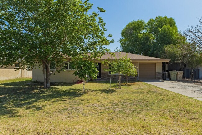 Building Photo - 7733 N 60th Ave