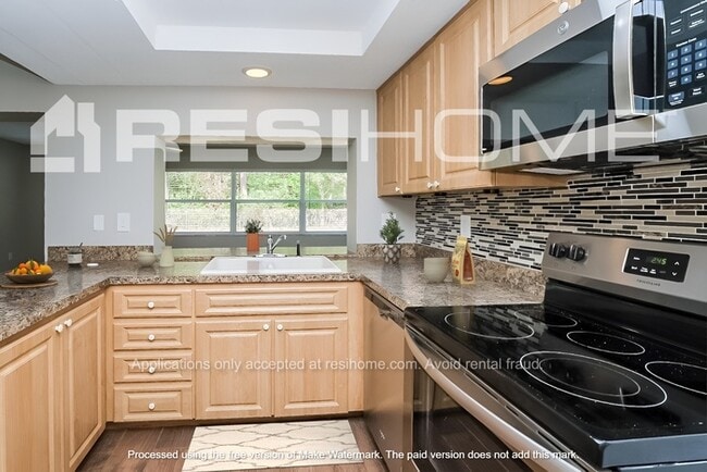 Building Photo - 13200 Sumpter Cir