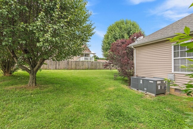 Building Photo - 5009 Legacy Dr