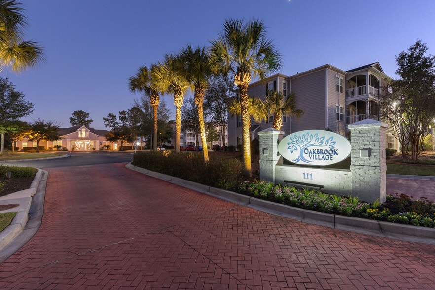 Building Photo - Oakbrook Village