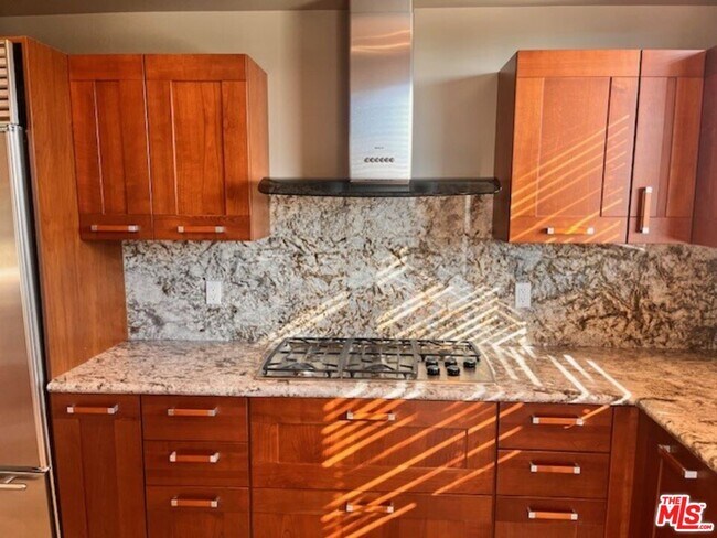 Building Photo - 8609 W Knl Dr