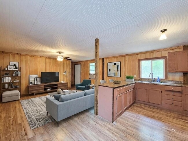Building Photo - 20284 Forest Woods Ln