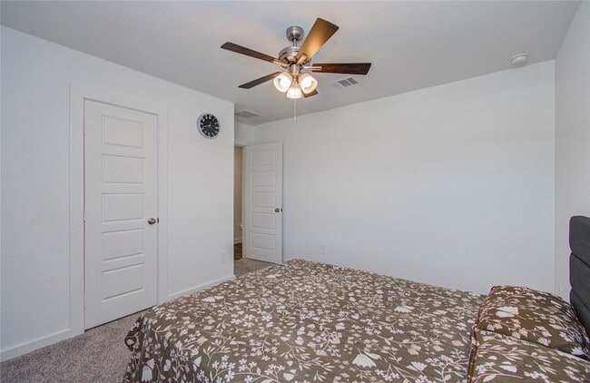 Building Photo - 8611 Shumard Oak Dr