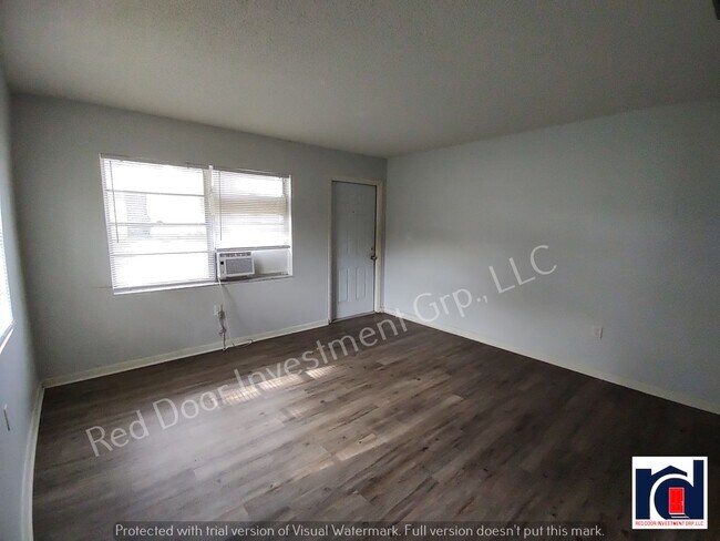 Building Photo - Cozy 1 Bedroom 1 Bath~Leesburg~