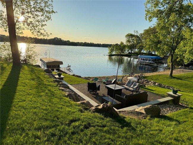 Building Photo - 1409 Hoot Lake Dr