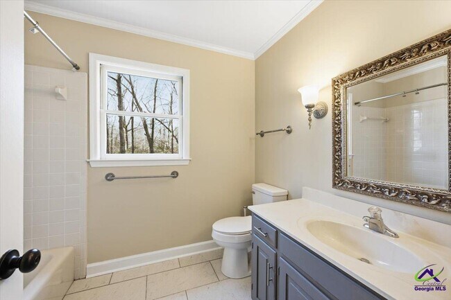 Building Photo - 5056 Wellington Dr