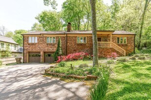 Building Photo - 4517 Beacon Dr
