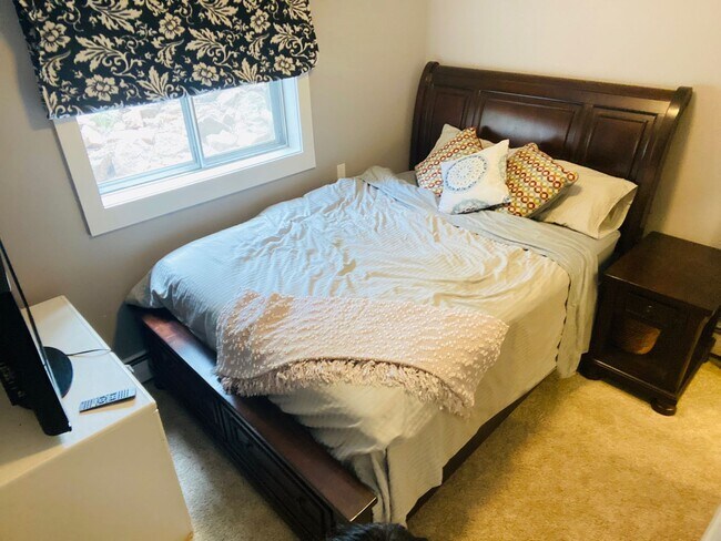 Building Photo - Executive Rental Fully Furnished PERFECT GETAWAY, MOUNTAIN RETREAT WITHIN TOWN!!