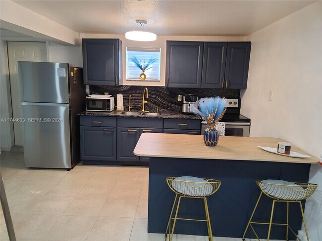 Building Photo - 2242 Liberty St