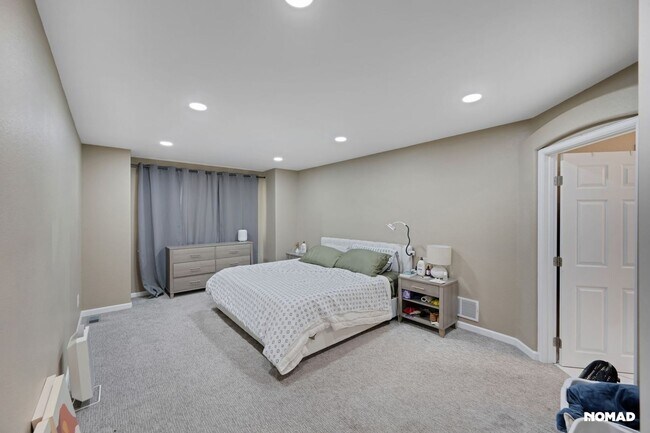 Building Photo - 1321 S Lansing Ct