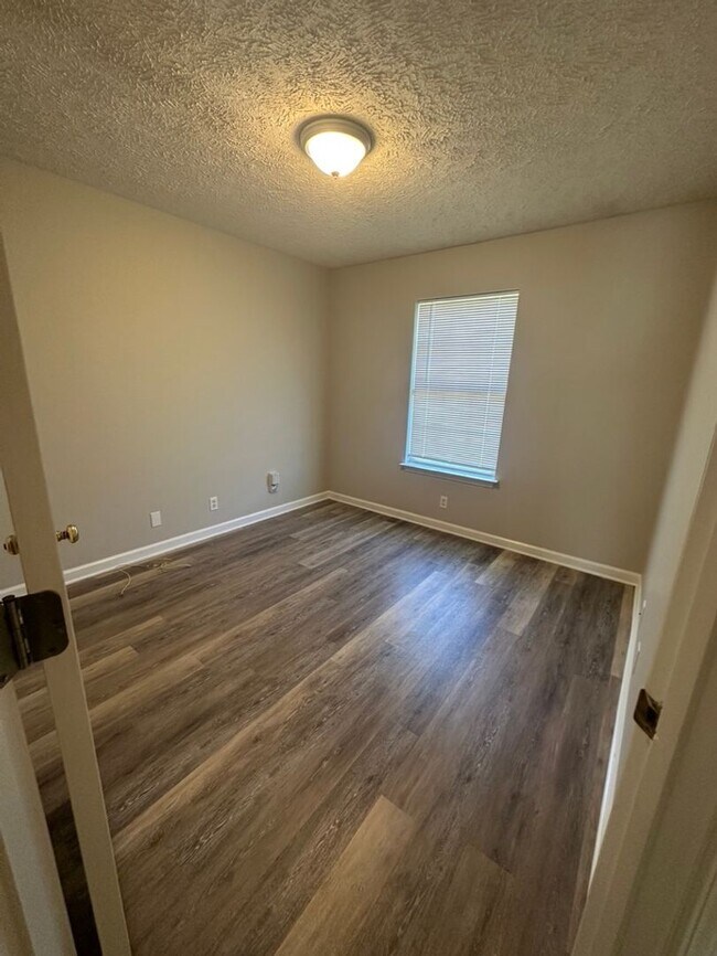 Building Photo - 2506 Gold Valley Dr