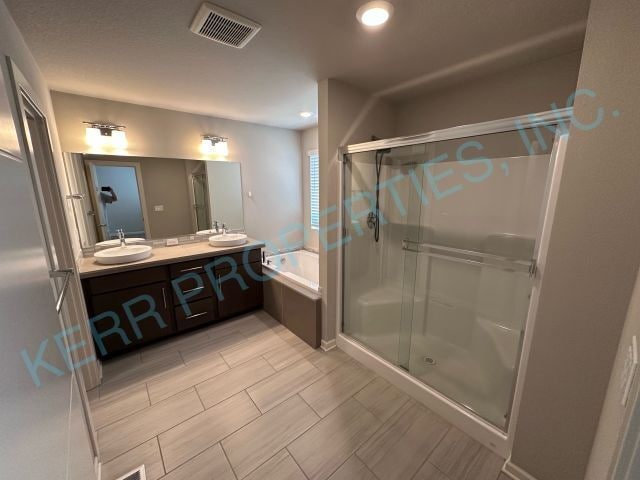 Building Photo - Spacious 3-Bedroom Townhouse with solar power in Happy Valley with 2.5 Bathrooms & 2105 Sq Ft of ...