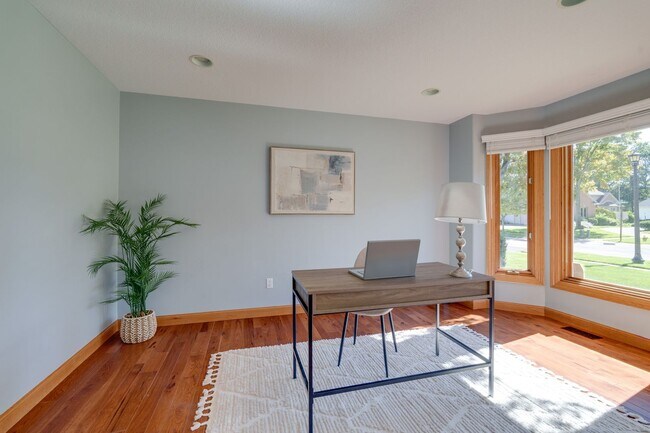 Building Photo - 4 bed 2 full bath 2 half bath home in Lambertville with finished basement for rent!