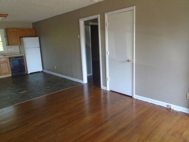 Building Photo - 611-1 Drypoint Ln.