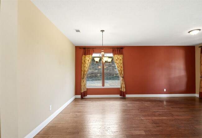 Building Photo - 11119 Hayden Falls Dr