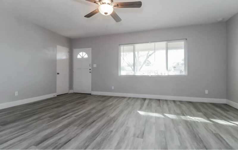 Primary Photo - 2737 W Montebello Ave