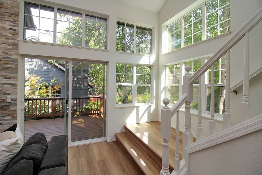 Building Photo - 9711 NW Miller Hill Dr