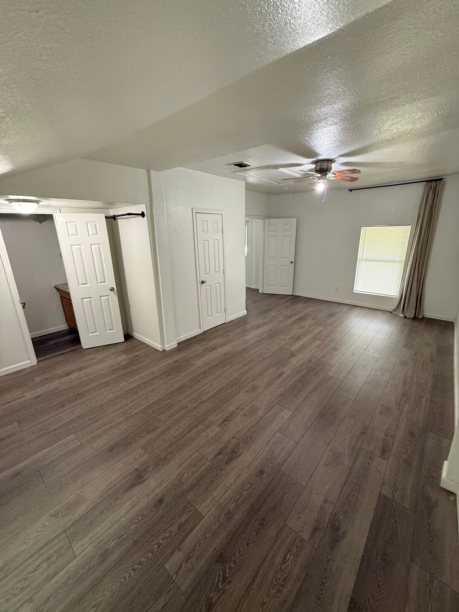 Building Photo - 208 Fesmire Ave