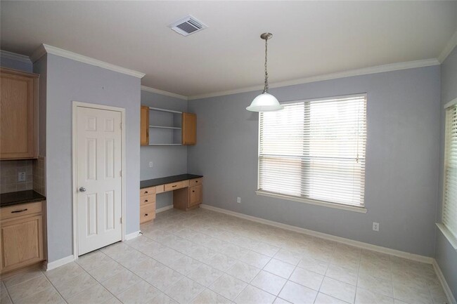 Building Photo - 21534 Pointed Oak Ln