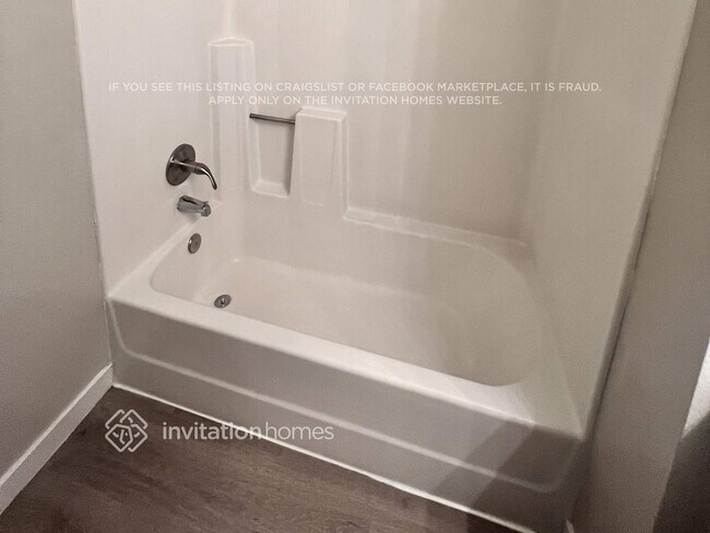 Building Photo - 214 Appian Way