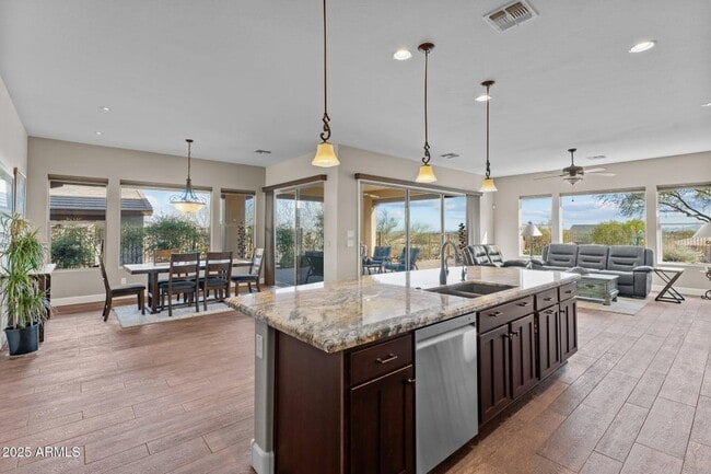 Building Photo - 3672 Ridgeview Ter