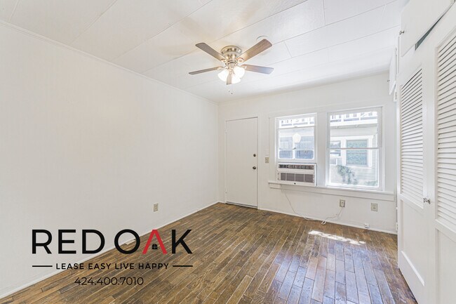 Building Photo - 1559 N Hill Ave