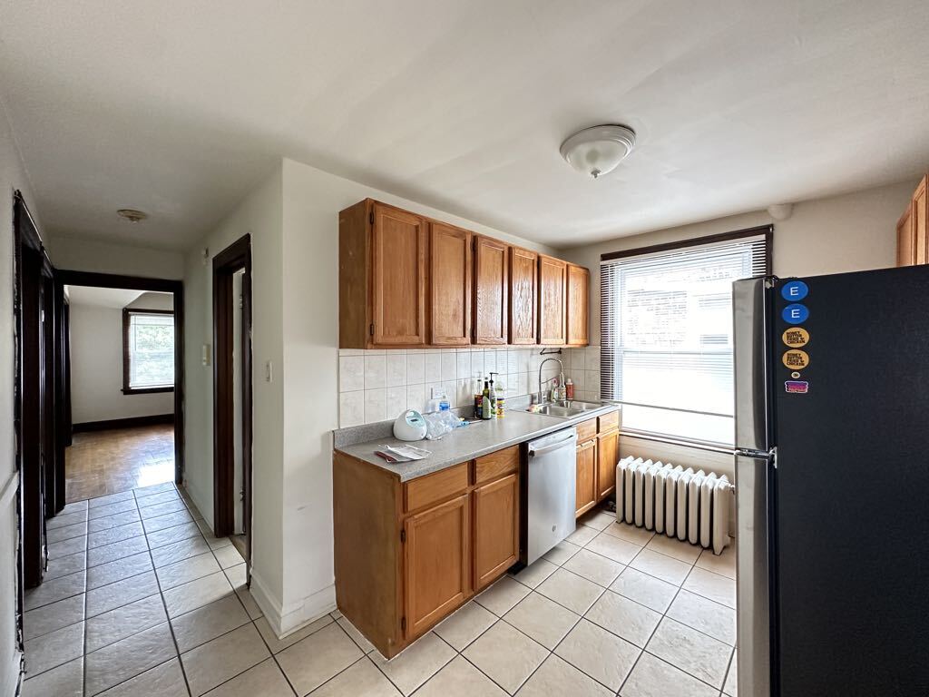 Building Photo - 733 Elm