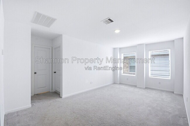 Building Photo - 27147 Breakaway Ln