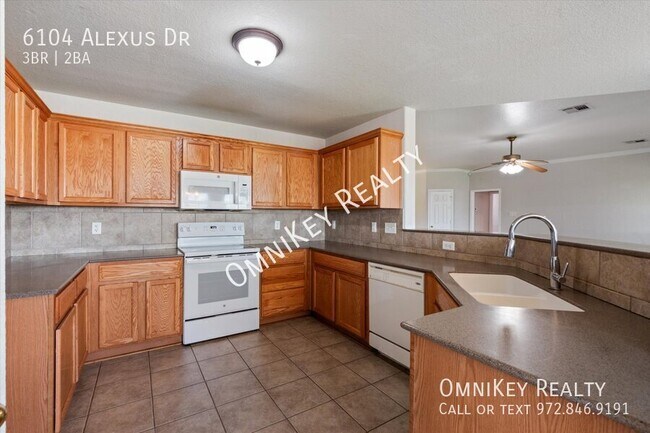 Building Photo - 6104 Alexus Dr