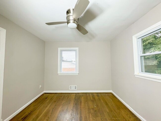 Building Photo - 1206 Quo Ave
