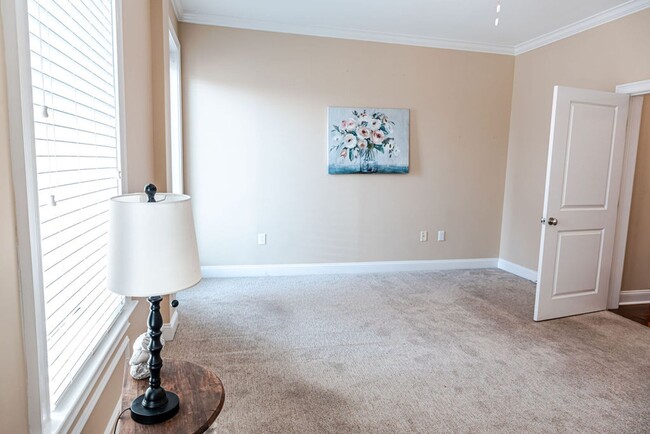 Building Photo - Luxurious Condo in Downtown Fayetteville