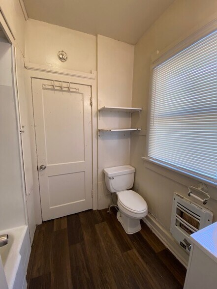 Building Photo - 1632 Birch St