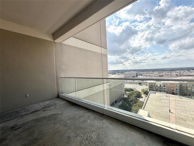 Building Photo - 2408 Victory Park Ln