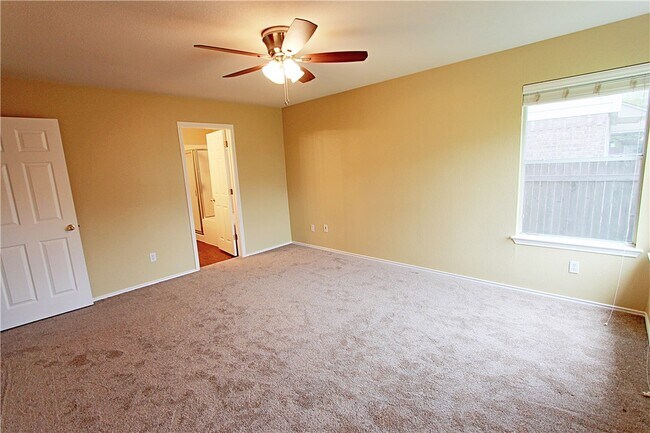 Building Photo - 14401 Mowsbury Dr