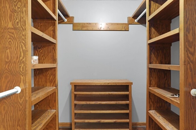 Building Photo - 3bd 2ba Home for Rent on Empire Rd