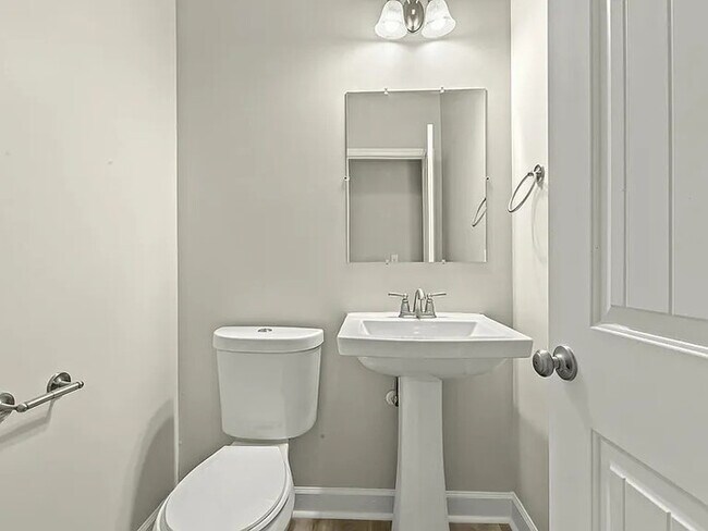 Building Photo - Earn Wealth While Leasing - Like a Homeown...