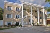 Building Photo - 2 bed 2 bath first floor apartment- Ottawa...