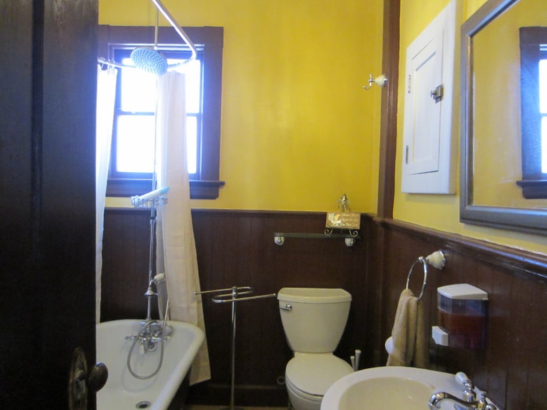 Building Photo - 148 N 10th St