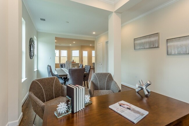 Building Photo - 5010 Ella Blvd