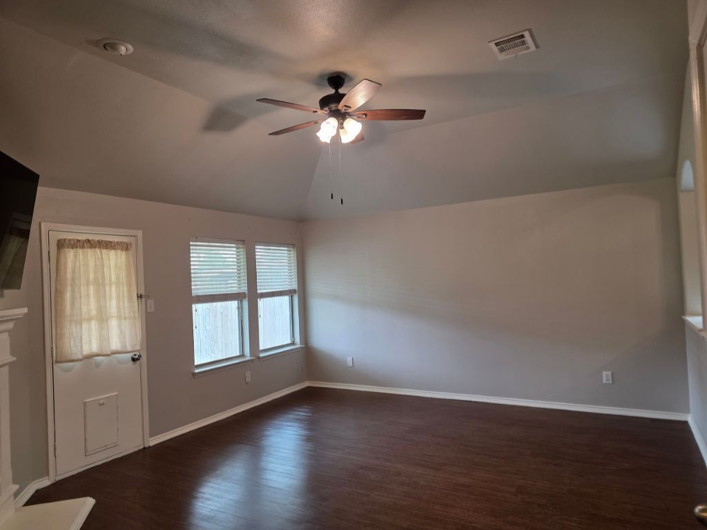 Building Photo - 6320 Spring Ranch Dr