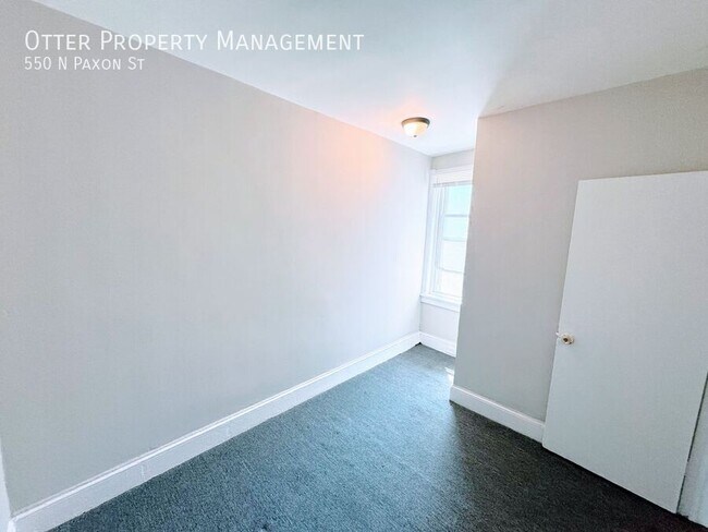 Building Photo - 550 N Paxon St