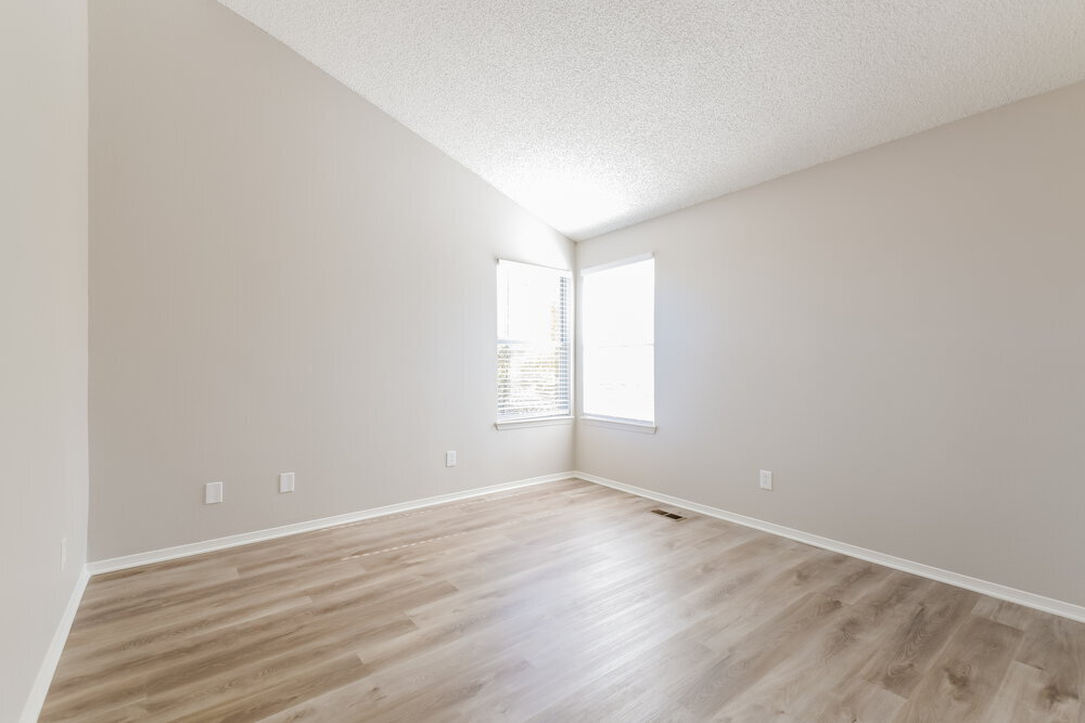 Building Photo - 5800 S Rock Creek Dr