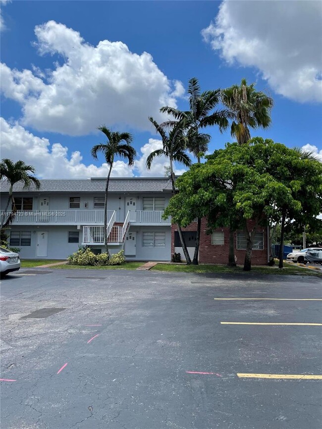 Primary Photo - 2061 NW 81st Ave