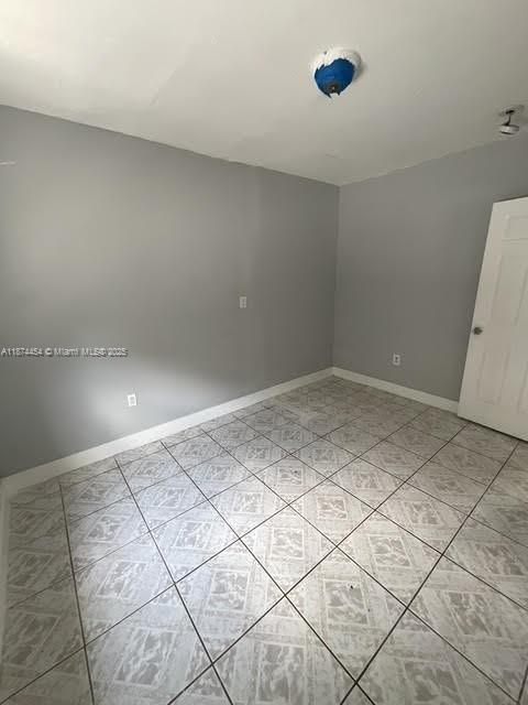 Building Photo - 3710 SW 87th Ct
