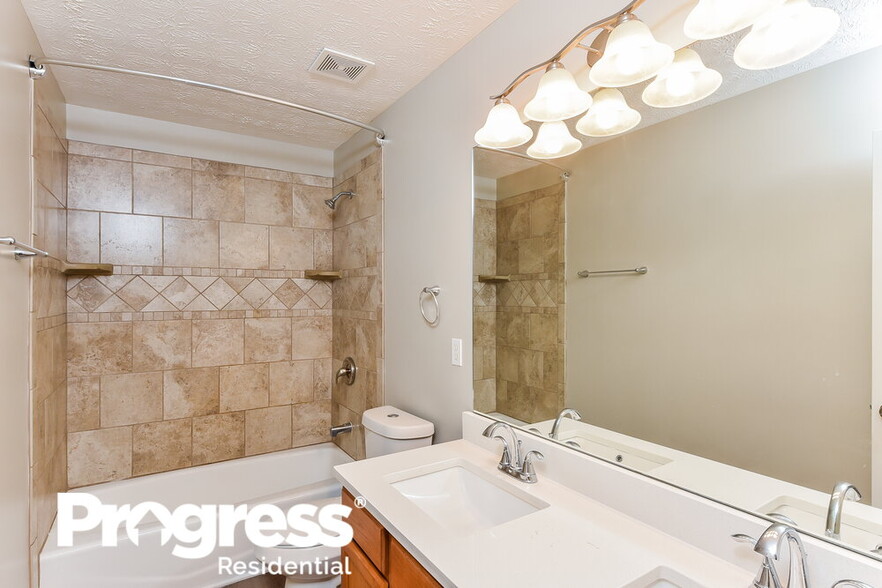 Building Photo - 2521 Meadow Pond Trail SW