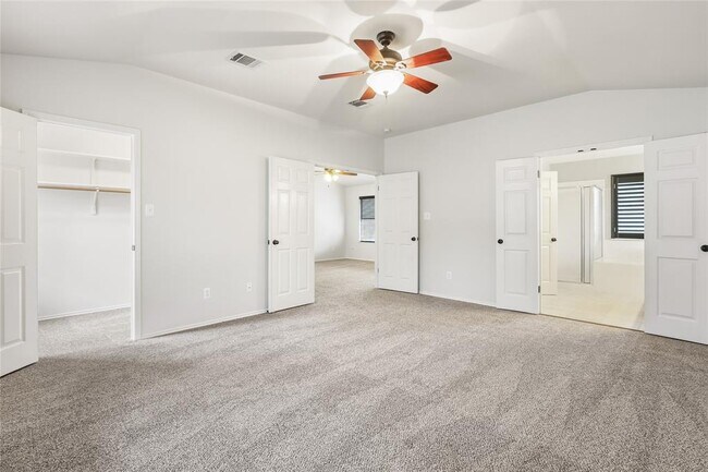 Building Photo - 2604 Stenson Dr