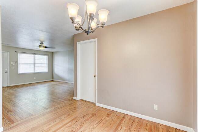 Building Photo - Spacious 3-Bedroom Home with a Fenced Yard...