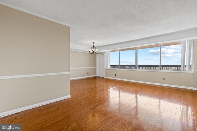 Building Photo - 3709 S George Mason Dr